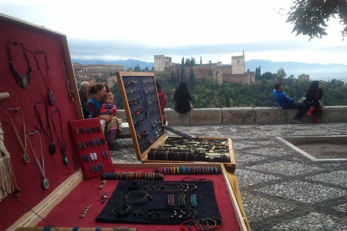 Mercado del Agua Granada – Art & Crafts with Alhambra Views