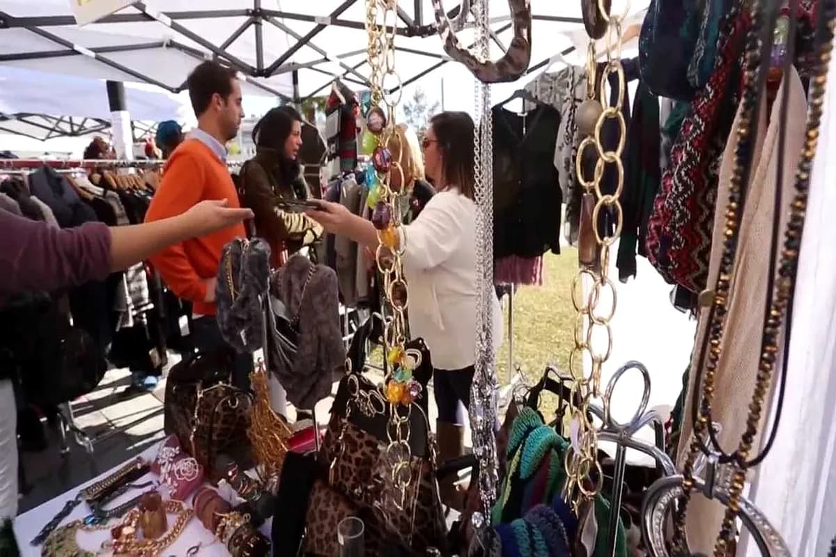 Teatinos Street Market